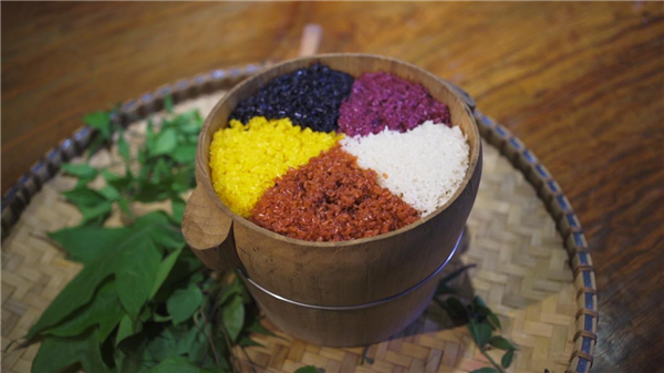 潘紅華：匠心傳承非遺美食“五色糯米飯”