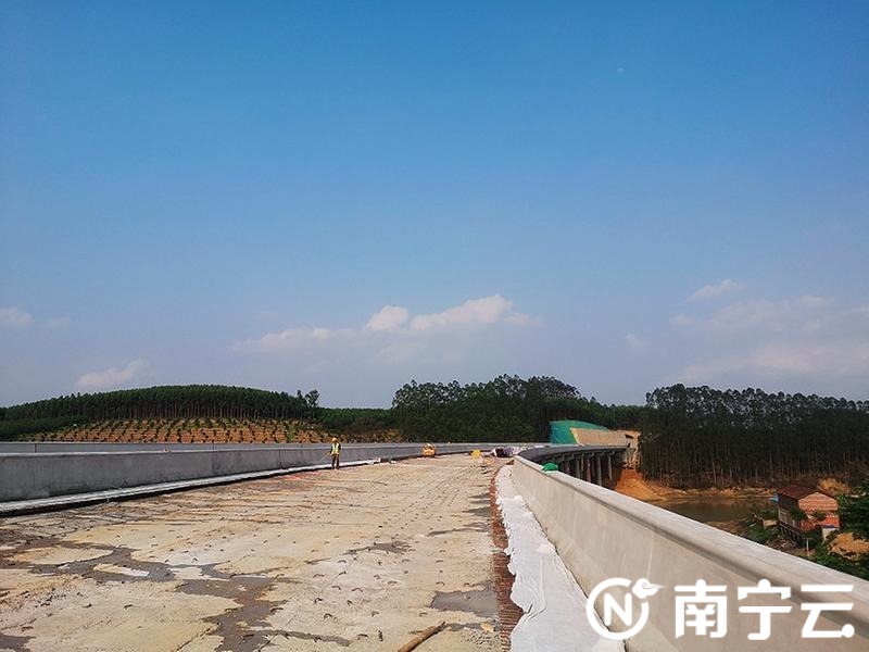 一路蜿蜒連接南寧崇左 新扶公路預計年底具備通車條件