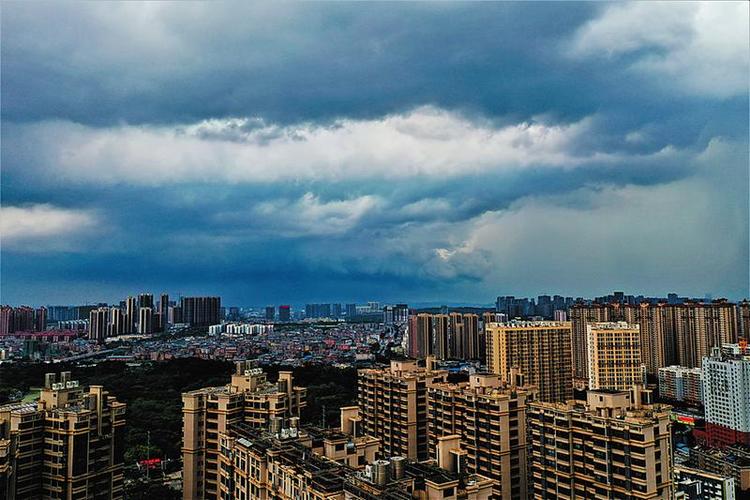 一場大雨後，南寧的“高燒”終於退了