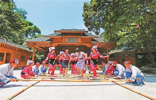 全力建設“劉三姐文化旅遊名城”