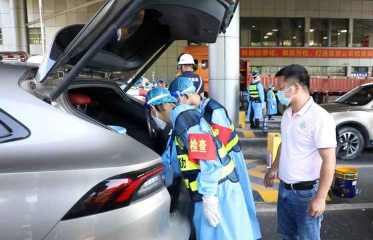 東博會期間入邕公路檢查站只對5類人員進行核酸採樣_fororder_圖片25