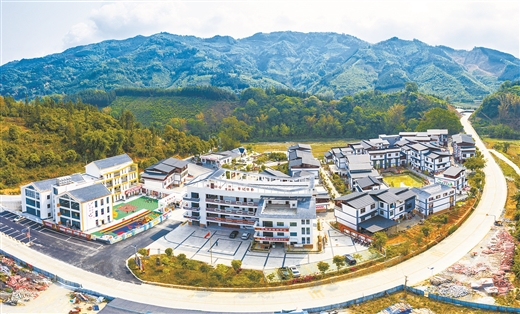 廣西樂業百坭村：“秀”出振興新畫卷