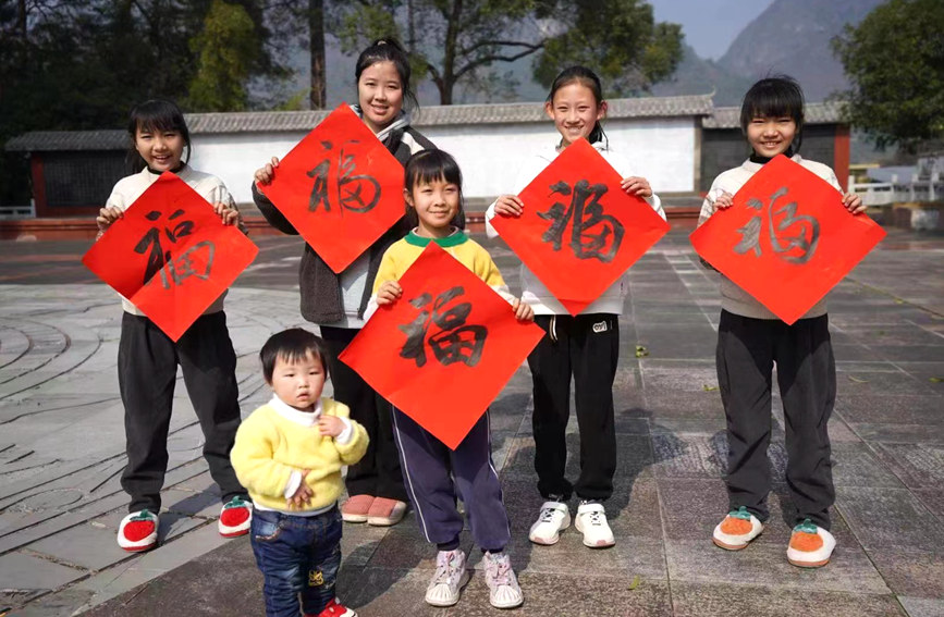 廣西靈川：：舂粑粑喝齋茶 傳承民俗年味濃