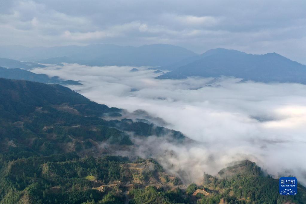 廣西：苗山霧景美