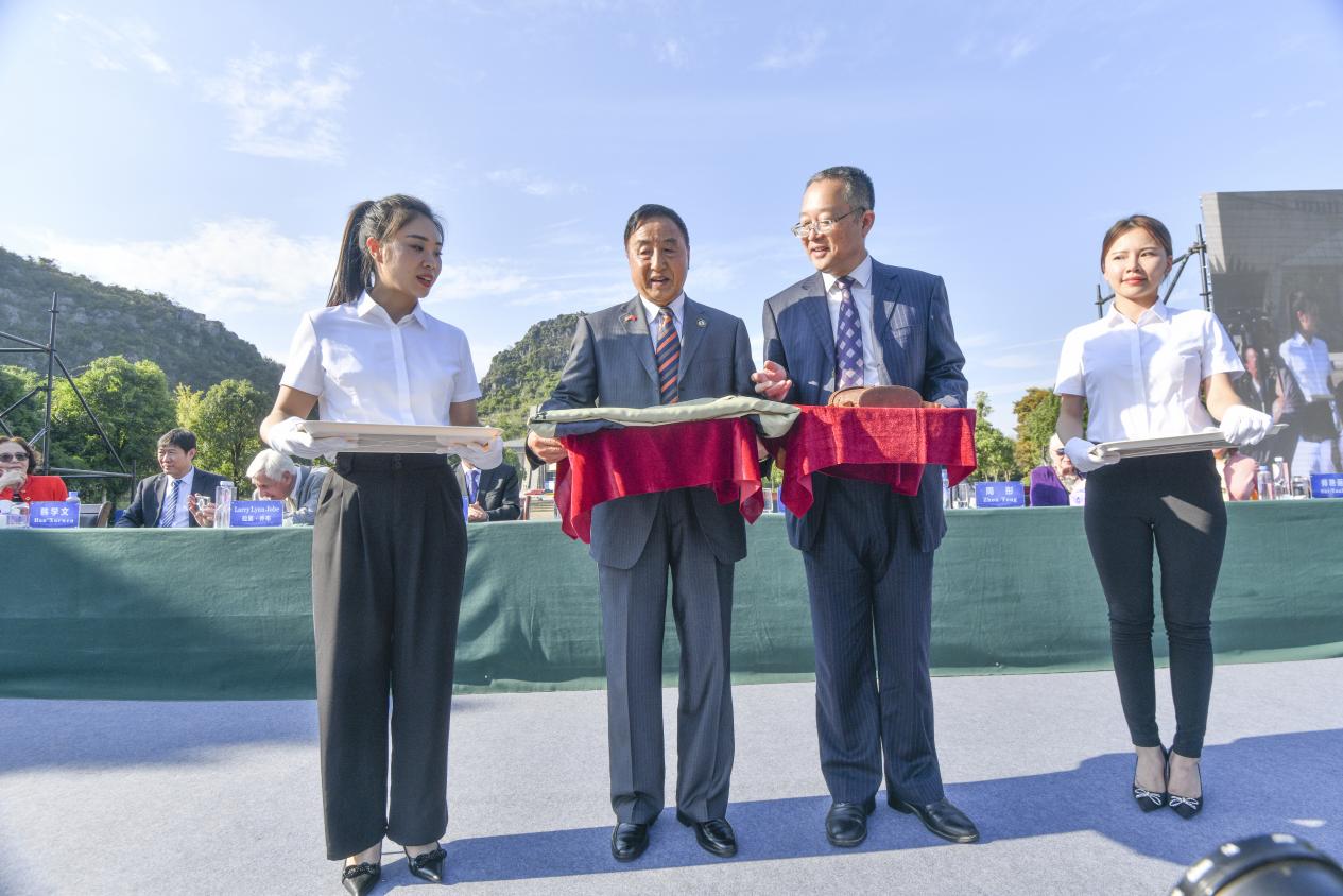 美國飛虎隊歷史委員會向桂林捐贈80件陳納德將軍文物