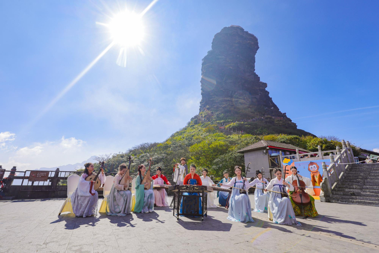 來“天空之城”梵凈山 赴一場冬日暖心音樂會