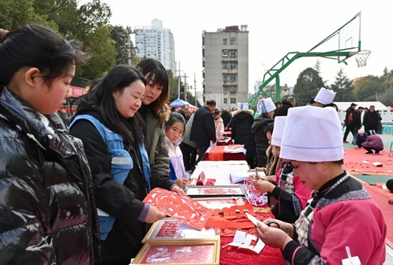 貴州惠水：趕文藝大集 迎紅火新年