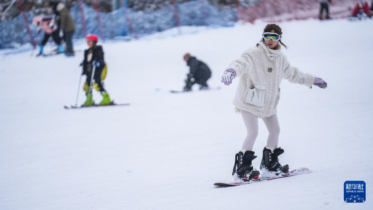 貴州六盤水：高山“冷資源”帶熱冰雪經濟