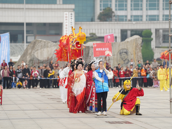 第十五屆全國運動會群眾展演舞龍舞獅項目貴州選拔賽在甕安開賽