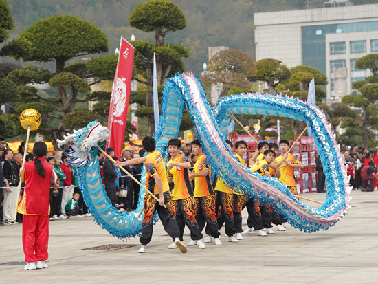 第十五屆全國運動會群眾展演舞龍舞獅項目貴州選拔賽在甕安開賽