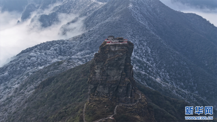 貴州梵凈山：春日雲海霧凇如畫卷