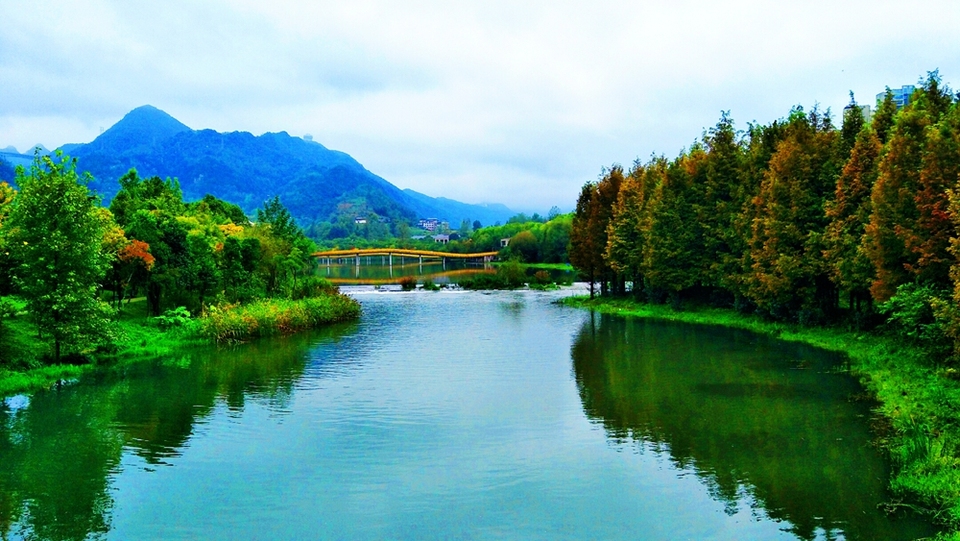 貴州六盤水明湖國家濕地公園：深秋景色怡人好風光