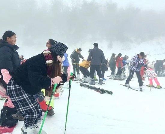 六盤水市水城區：野玉海春節假期旅遊熱度飆升 玉舍雪山滑雪場遊客量創新高