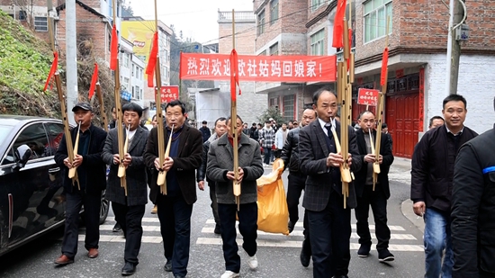 貴州三穗：姑媽集體回娘家 共敘親情慶佳節