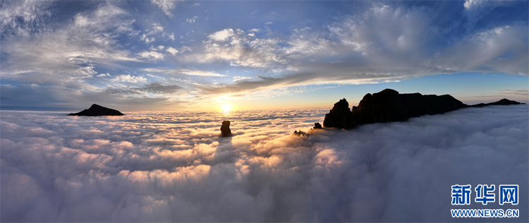 貴州梵凈山：深秋夕陽絢麗如畫