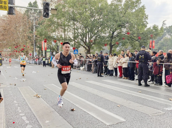 貴州紅·山水越野挑戰賽總決賽在遵義收官 5000余名選手涌動紅色體育熱浪