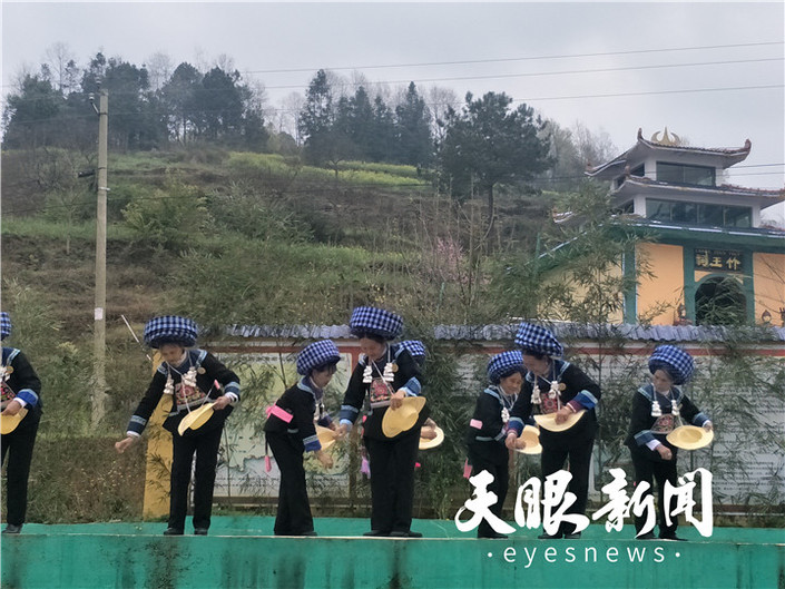 （旅遊）“夜郎王”原來長這樣！鎮寧竹王節，奇風異俗令人震撼