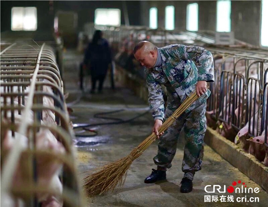 “退伍老兵”尤金：奮鬥在侗鄉的“豬倌”