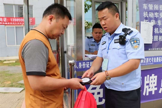 貴州都勻車管所創新推出“交鑰匙工程”　獲市民點讚叫好