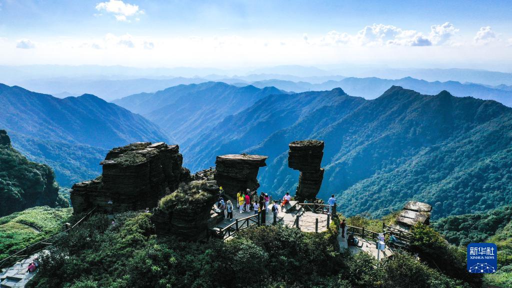 （中首）雲梯萬步天路遠 世界遺産梵凈山