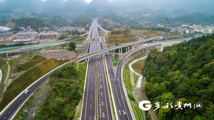 （中首）湄石高速建成通車