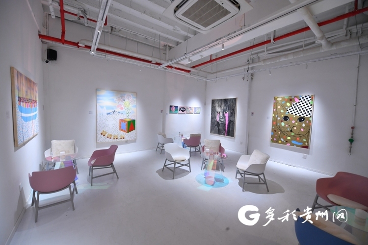 （中首）荷蘭藝術家入駐貴陽“青雲市集” 把藝術展搬進咖啡店