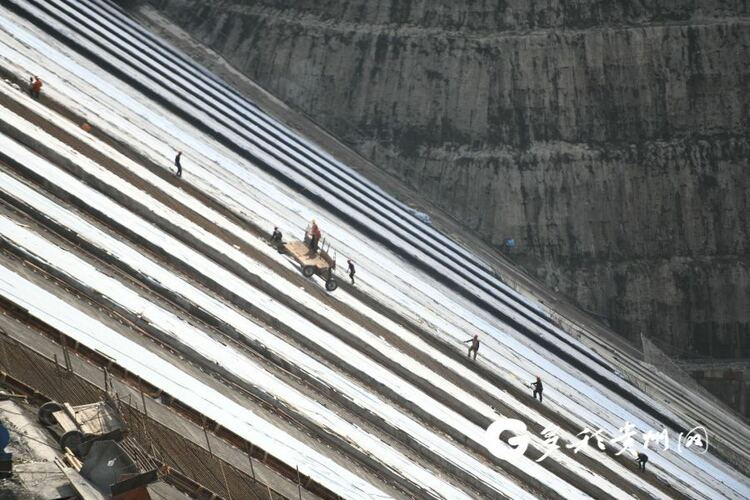 （中首）貴州夾岩水利樞紐及黔西北供水工程大壩下閘蓄水