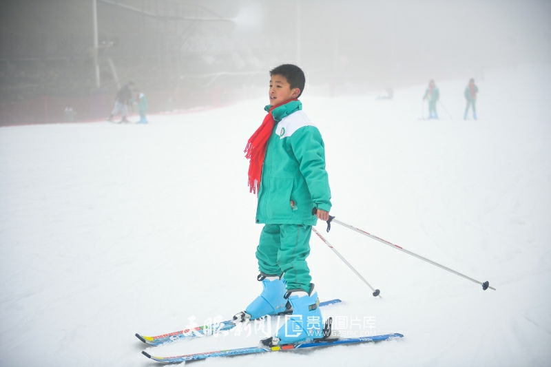 （中首）築夢冬奧丨六盤水：冰雪運動進校園