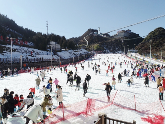 （原創）貴州六盤水：冰雪旅遊成為春節旅遊新風尚_fororder_六盤水1