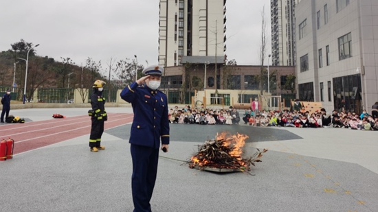 貴陽修文消防救援大隊走進轄區幼兒園開展消防安全培訓_fororder_修文1