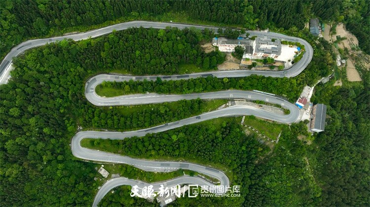 桐梓七十二道拐：彎道最密集的盤山公路