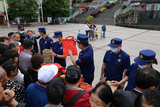 貴州碧江消防設置宣傳點 科普“防災減災”知識_fororder_宣講安全知識