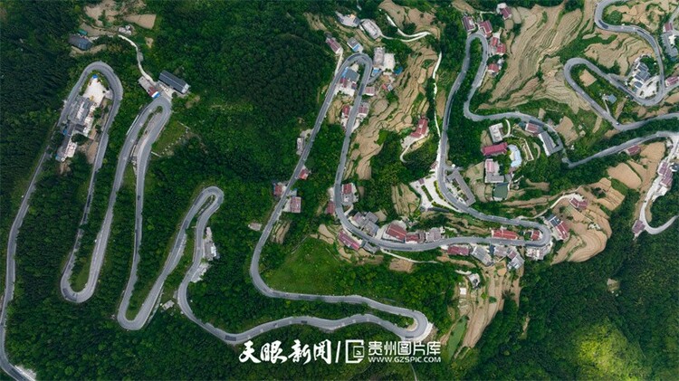 桐梓七十二道拐：彎道最密集的盤山公路