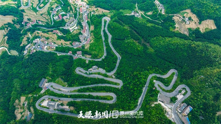 桐梓七十二道拐：彎道最密集的盤山公路