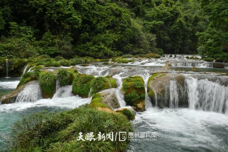 貴州荔波：雨後小七孔景色秀麗宜人