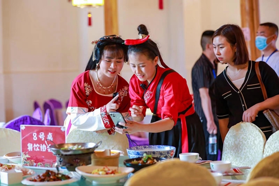 “多彩貴州 詩畫綏陽”辣椒美食節暨特色産品展銷活動正式啟動_fororder_微信圖片_20220602210811