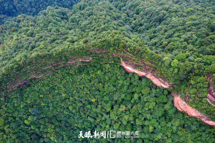 赤水：丹霞景觀氣勢磅薄