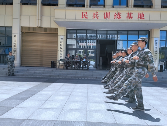 貴州碧江人民武裝部多措並舉紮實抓好學生軍訓工作_fororder_對軍訓教官進行考核