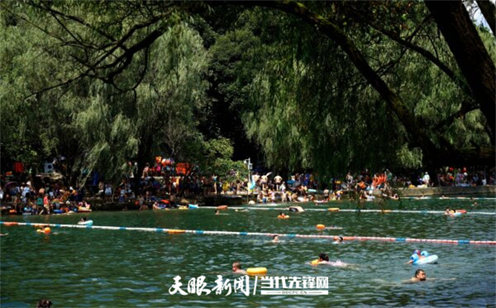 貴陽花溪平橋：市民戲水樂悠悠