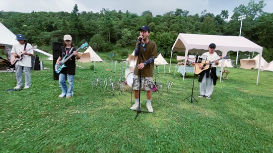 貴州畢節百里杜鵑花海露營基地打造音樂文化聚集地_fororder_畢節1