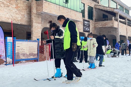 （供稿）貴州鍾山梅花山國際滑雪場激情開滑_fororder_微信圖片_20221226102222