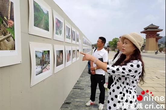 福泉“山裏娃的攝影夢”亮相第九屆都勻國際攝影博覽會