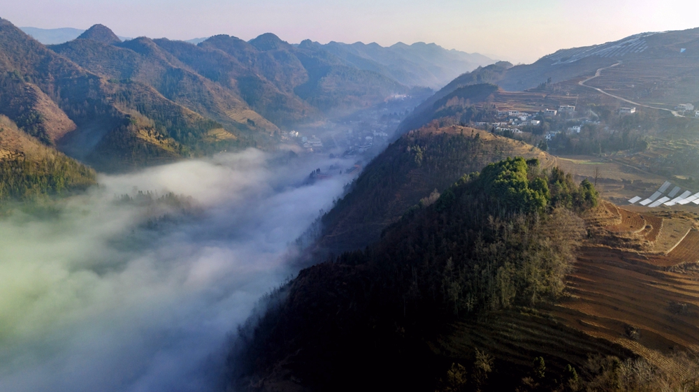 貴州鍾山：雲海翻涌 春景如畫_fororder_0220_2