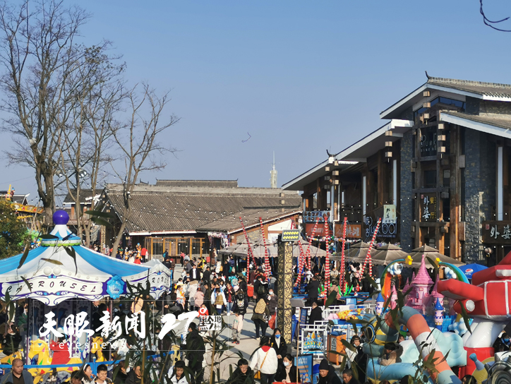 貴州旅遊市場熱 遊客玩得嗨