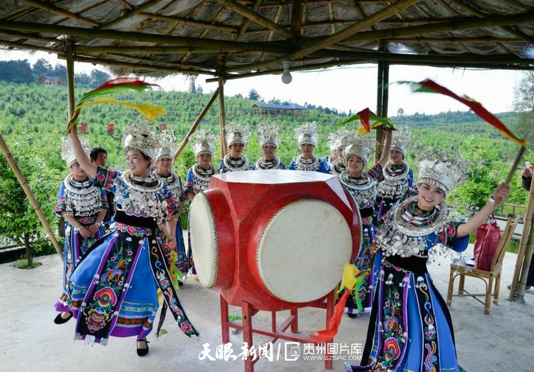 貴州銅仁市正大鎮：苗家花鼓敲起來