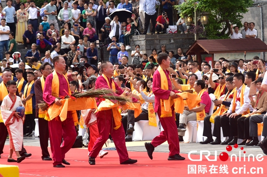 貴州仁懷茅臺舉辦重陽祭水大典（組圖）