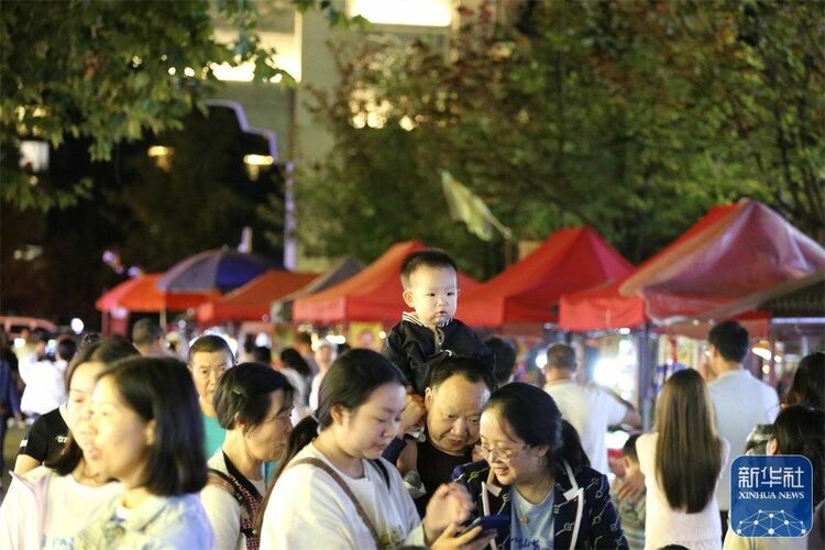 貴州六盤水：煙火氣點燃涼都“夜經濟”