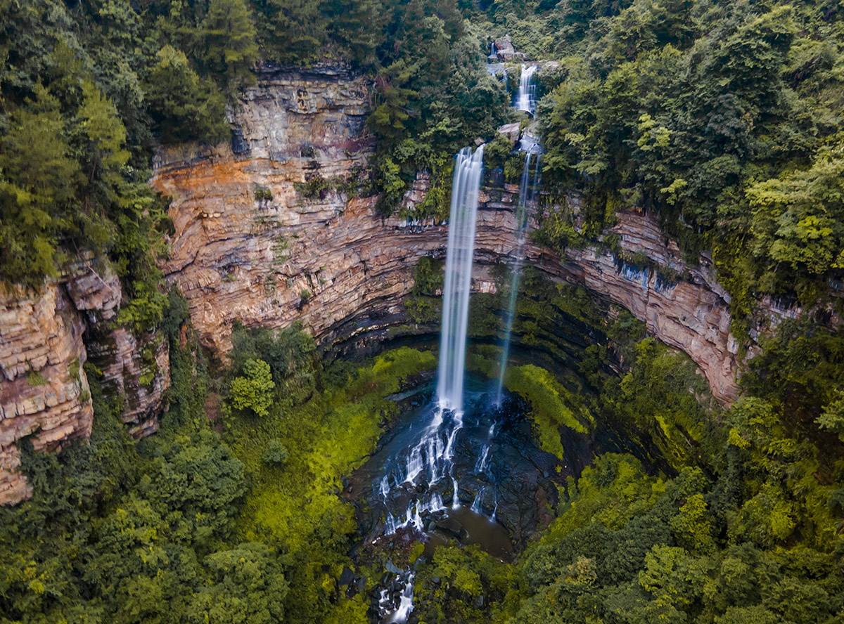 （中首）貴州：山高水長玉簾飛