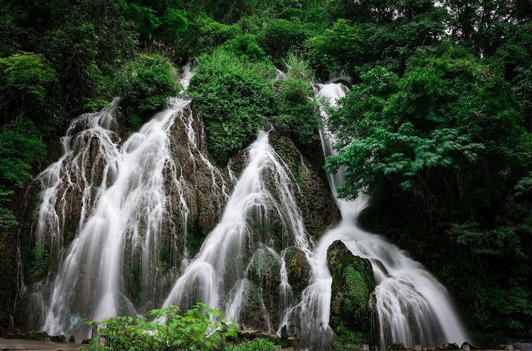 （中首）貴州：山高水長玉簾飛