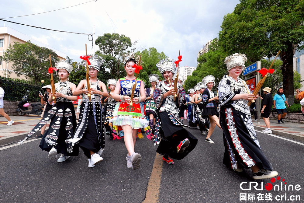 貴州黔南舉行“同心築夢·情定黔南”首屆民族集體婚禮盛典_fororder_微信圖片_20230808091936